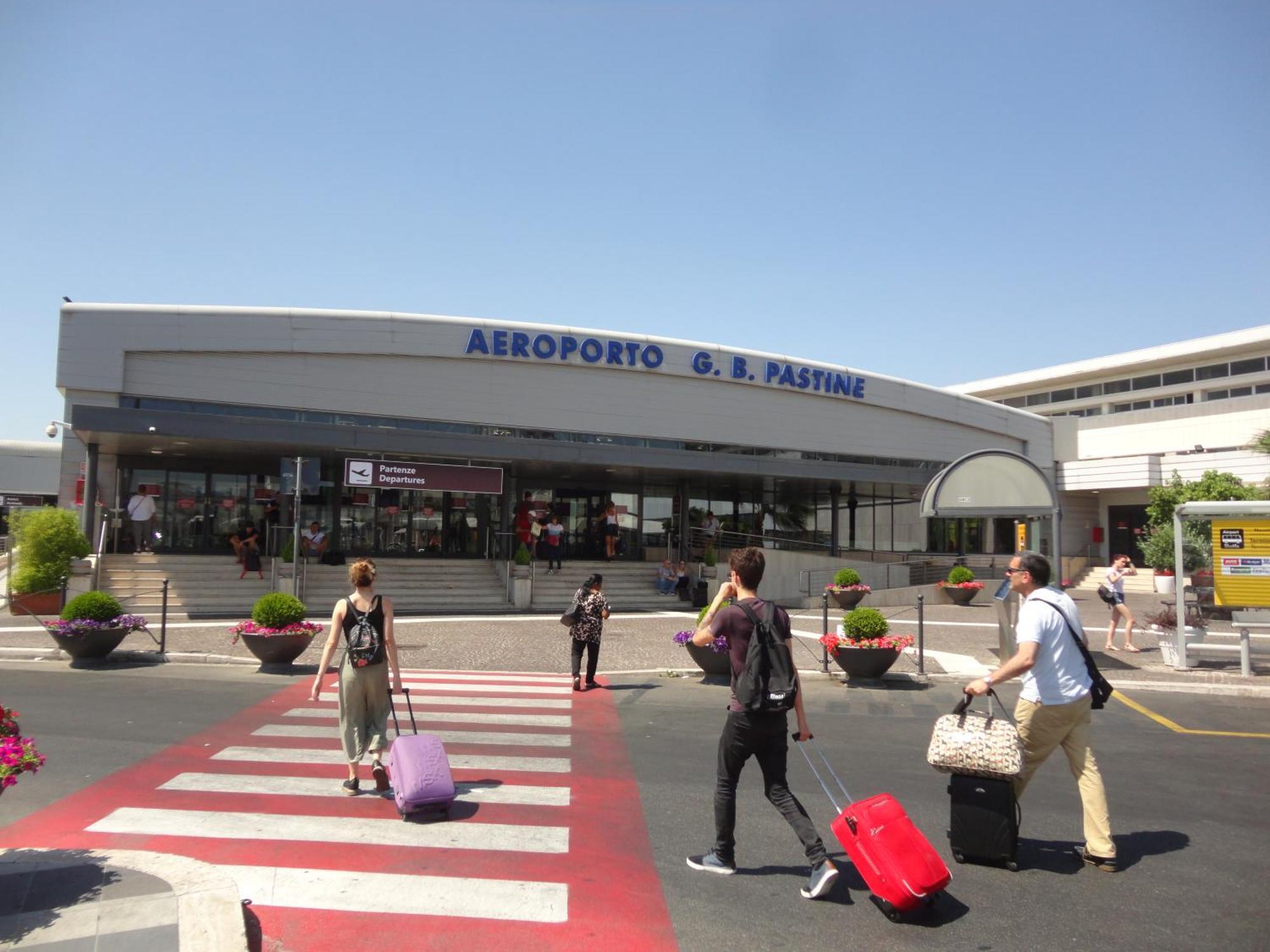 A Casa Di Marco Guesthouse - Apt Di Ciampino E Stazione Per Roma Marino Exterior foto